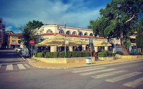 Sea Square Hotel